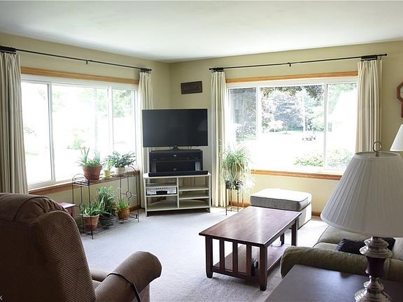 4th image of 1588 Osage Ave