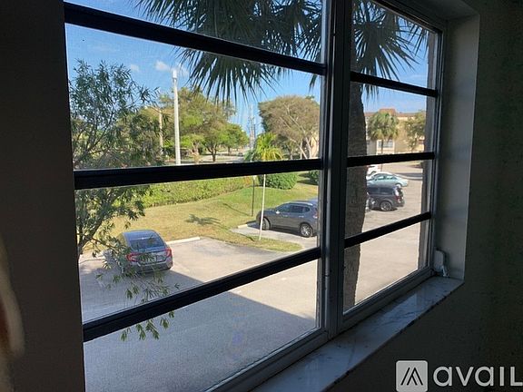 5th image of 7480 NW 17th St #21