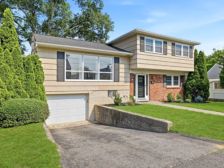 60 Oakland Ave — Photo 3