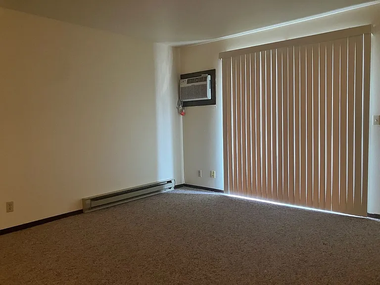 380 Mill Ave — Photo 3