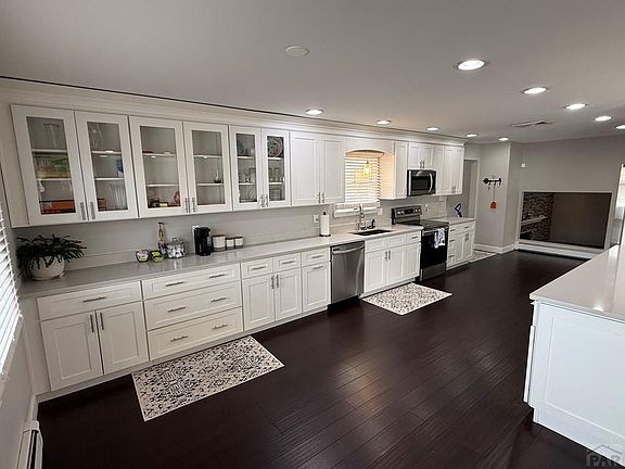 5th image of 87 Fordham Cir