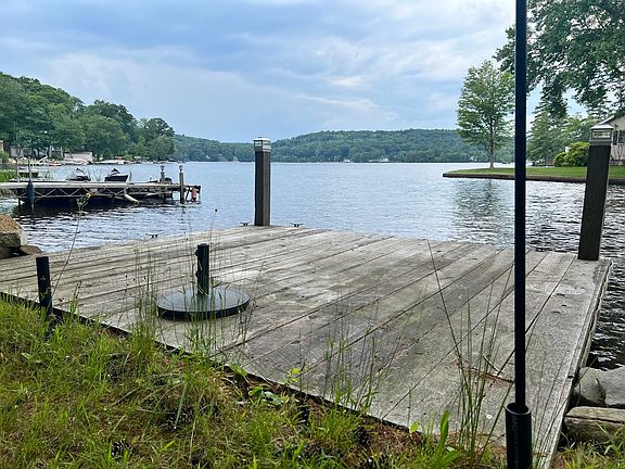 2nd image of 49 Island Rd