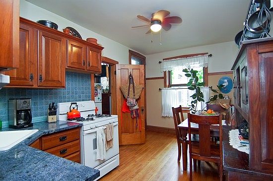 1st image of 936 N Damen Ave APT 3D