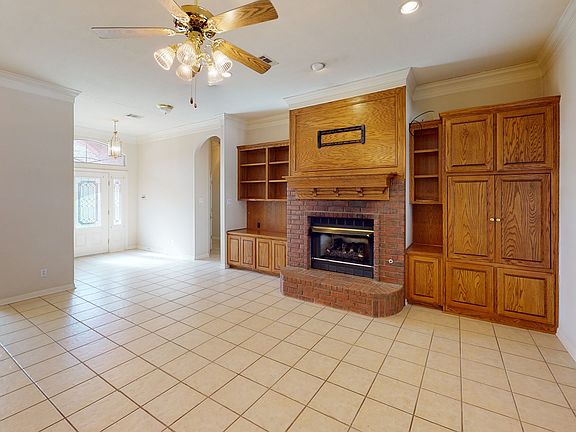 3rd image of 860 Country Lane Dr