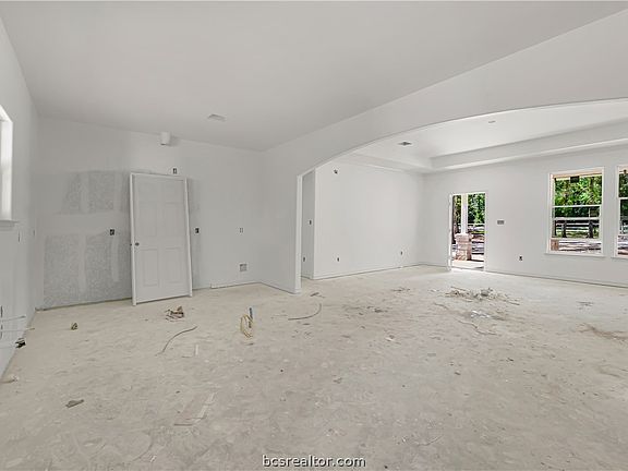 5th image of 11479 Woody Ln