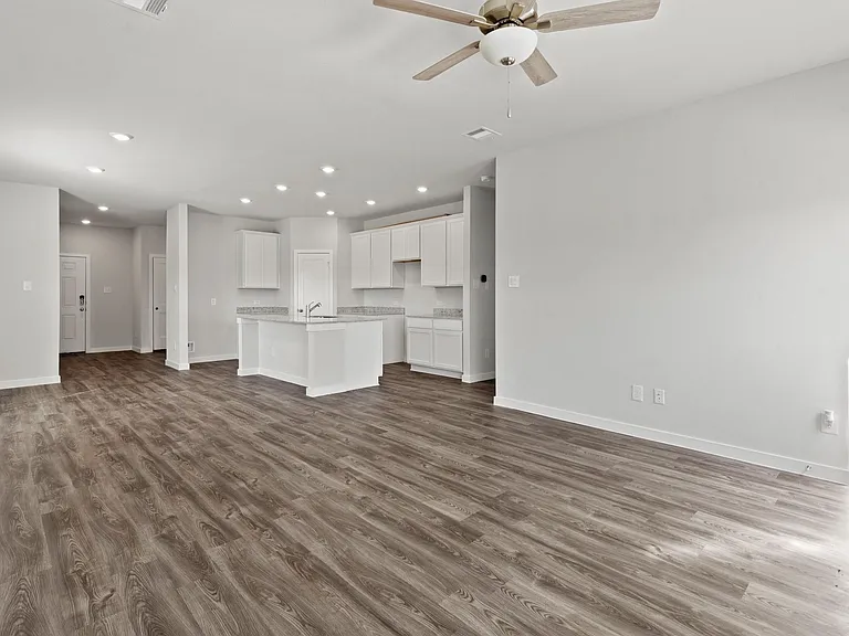 4003 Windy Whisper Dr — Photo 4