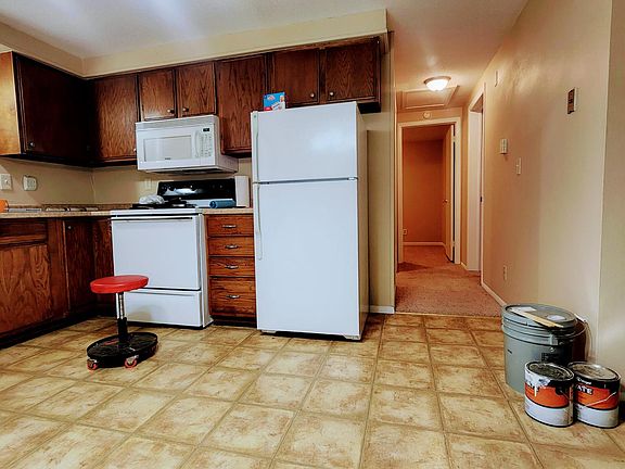 4th image of 177 W Central St