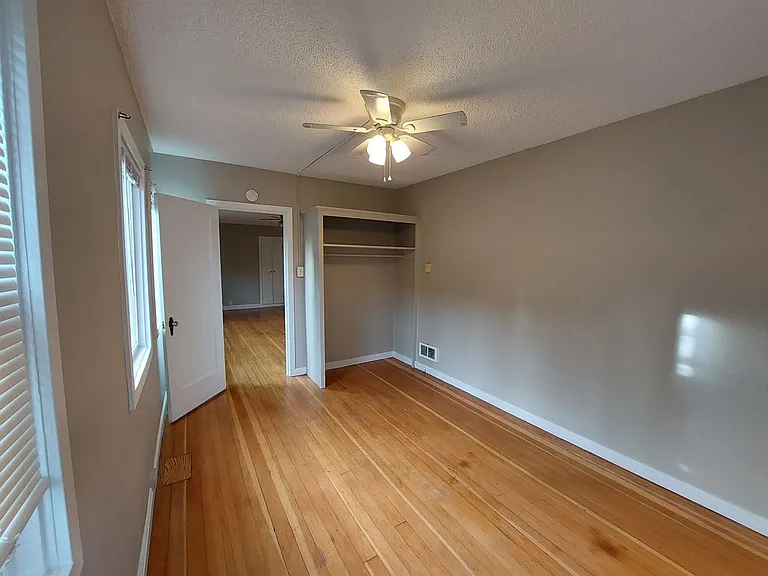 2516 Cornwall Ave #8 — Photo 17