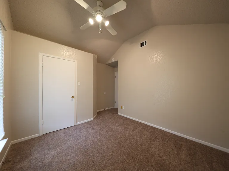 1702 Clairidge Ave — Photo 15