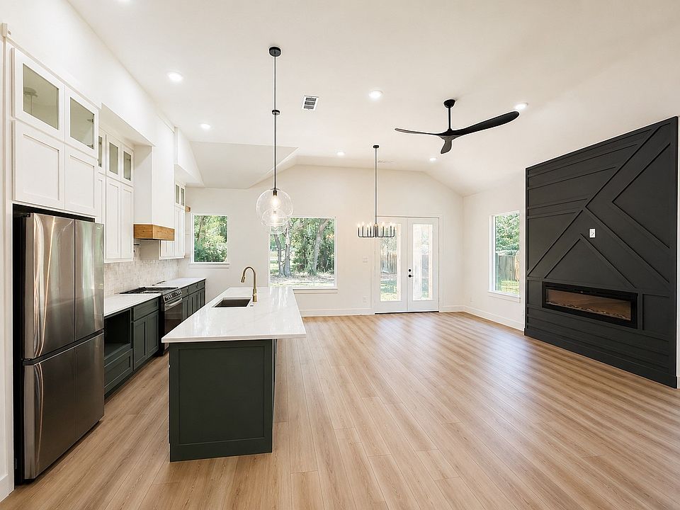 2nd image of 3804 De Maggio Ave