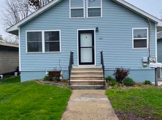 407 E Exchange St #A, Sycamore, IL 60178
