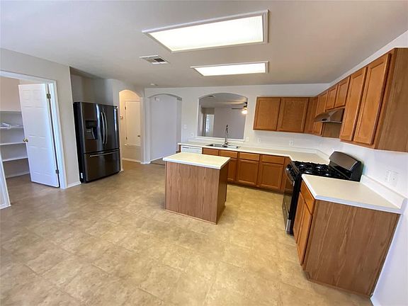 5th image of 306 Ashbury Dr