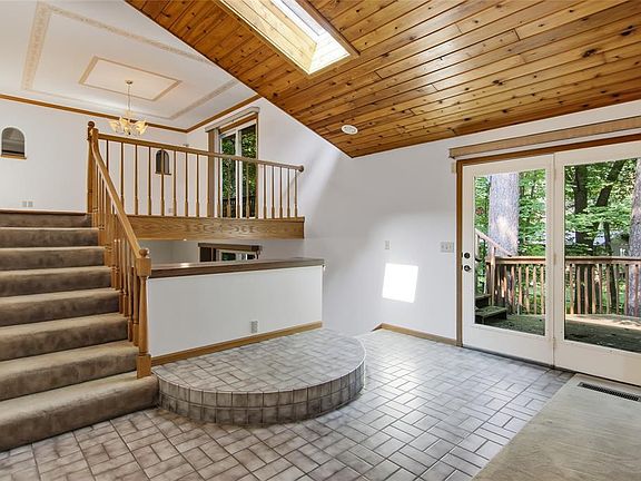 4th image of 3728 Forest Heights Drive