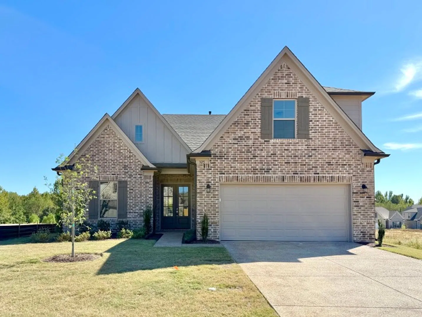 GreenWillowDr325 — Photo 1