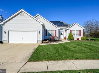 2 Karemark Dr, Burlington, NJ 08016