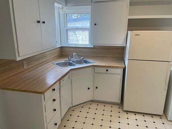 4th image of 2503 32nd St