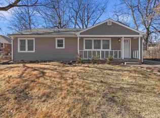 417 Wickham Rd, Manhattan, KS 66502