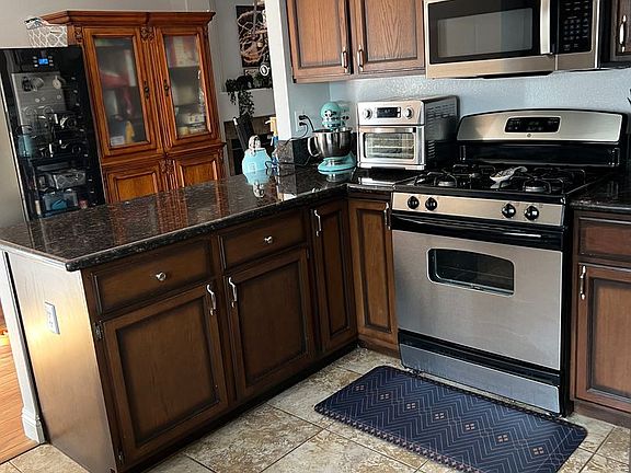 3rd image of 2420 Ginger Lily Ln