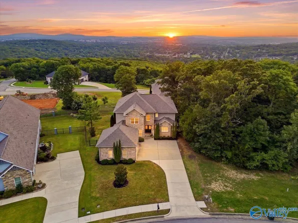 2807 Talon Cir, Huntsville, AL 35811