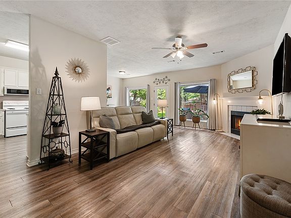 5th image of 2505 Westwood Main Dr
