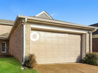10085 Woodland Hills Dr, Cordova, TN 38018
