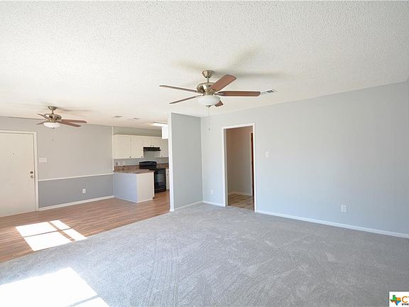3rd image of 2831 Veterans Ave