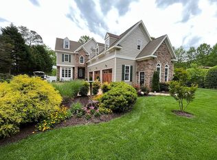525 Lake Pointe Trl, Lanexa, VA 23089