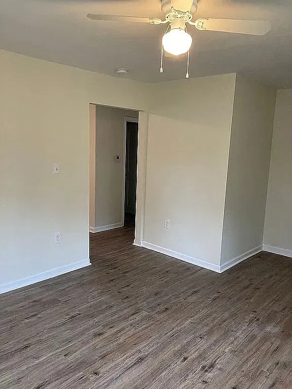 2 bed, 844 sqft, $1,050 — Photo 2