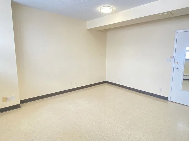 401 Princess St — Photo 11