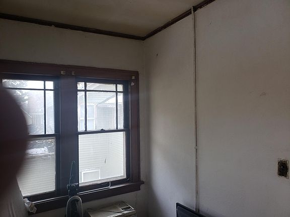 5th image of 1116 W Jefferson St