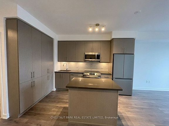 3rd image of 95 Oneida Cres #2302
