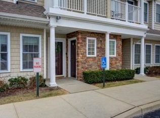 0 Della Dr, West Babylon, NY 11704