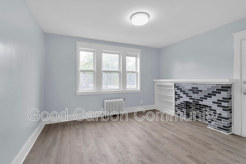 1st image of 2809 Main St APT 2