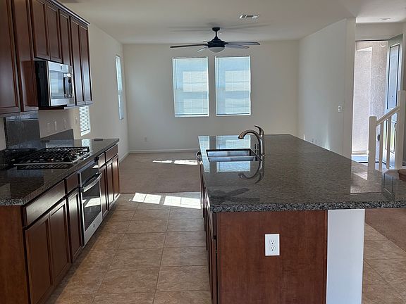3rd image of 600 Lovejoy Ln