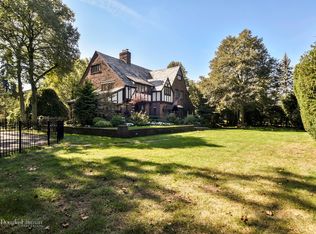 388 Stewart Ave, Garden City, NY 11530