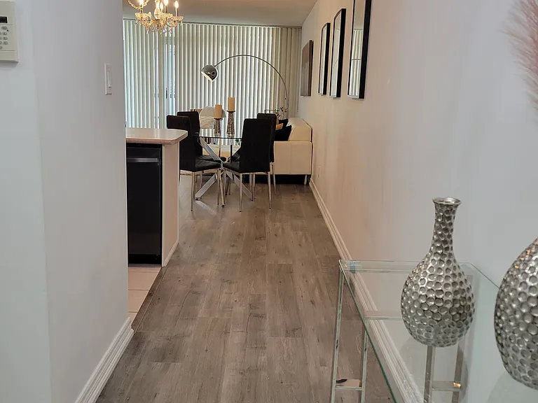 156 Enfield Pl #1801 — Photo 4