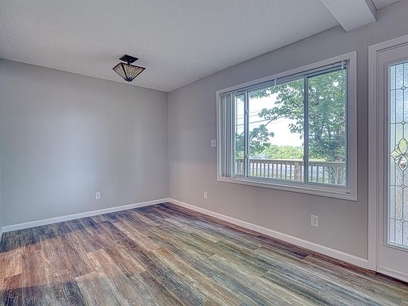 2nd image of 2645 Oak Hill Rd
