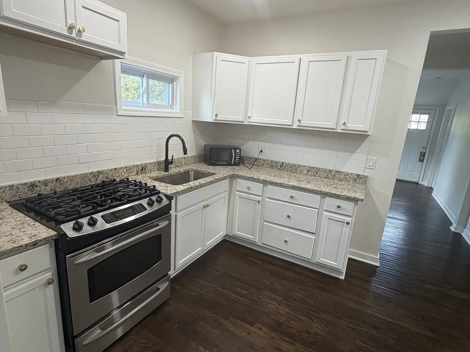 5814 Northeast Gunn Avenue - 1 — Photo 3