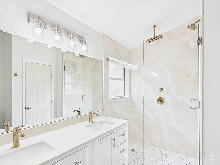7400 Crepe Myrtle Dr — Photo 17