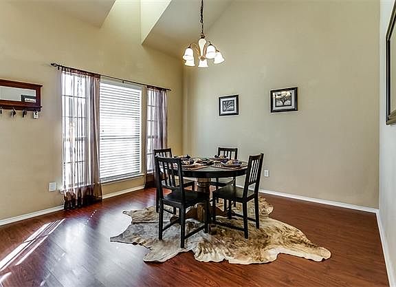 2nd image of 511 Teal Ln