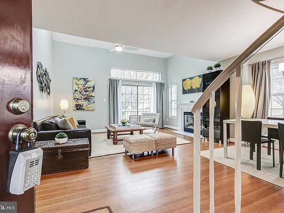 3rd image of 5919 Barbados Pl APT 201
