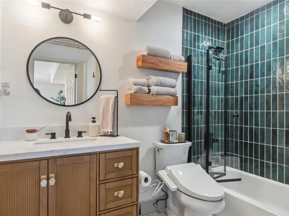 1313 E 52nd St APT 101, Austin, TX 78723