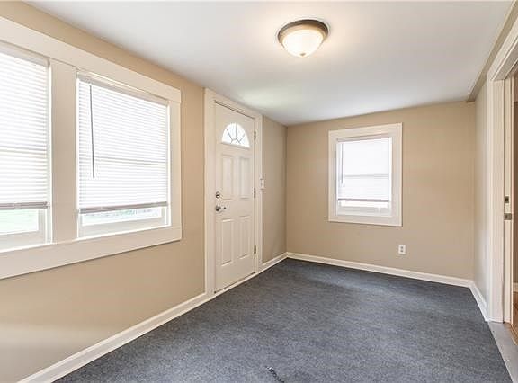 3rd image of 530 Ann Ave
