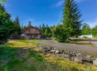 1131 Deep Valley Dr, Maple Falls, WA 98266