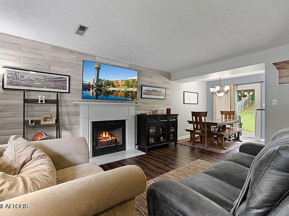 5th image of 3709 Holgate Ln