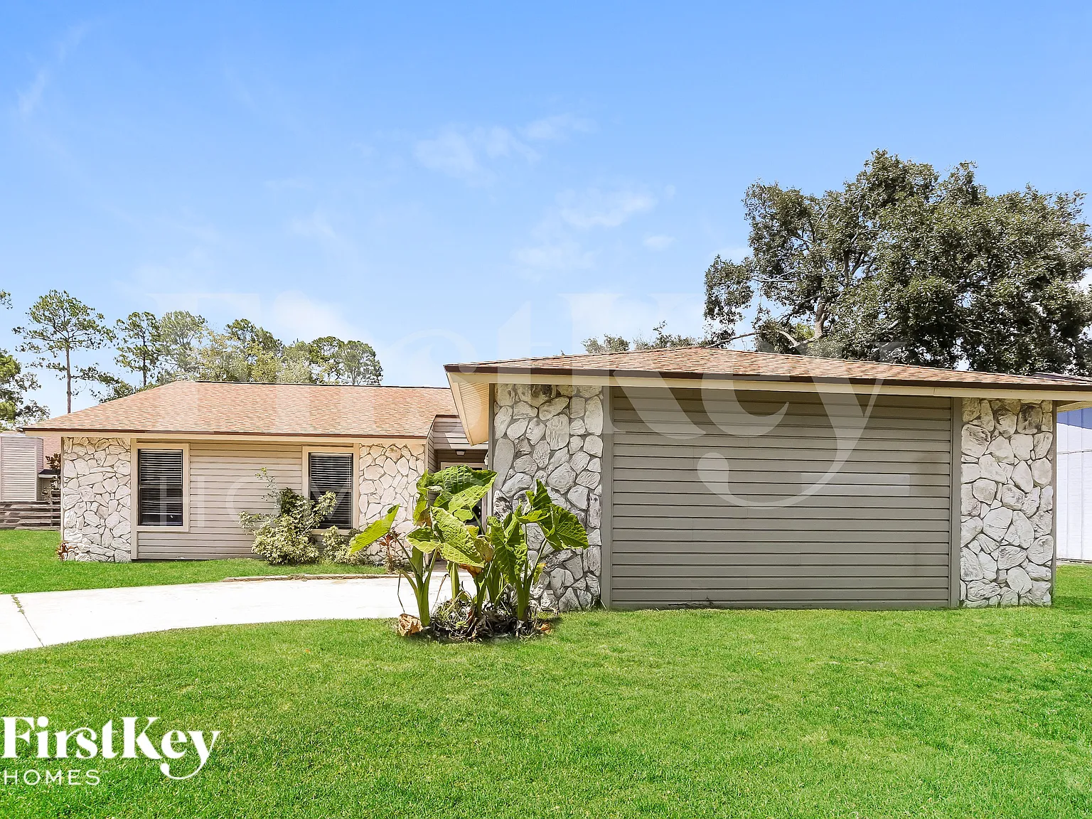 3 bed, 2.0 bath, 1628 sqft, $2,115 — Photo 1