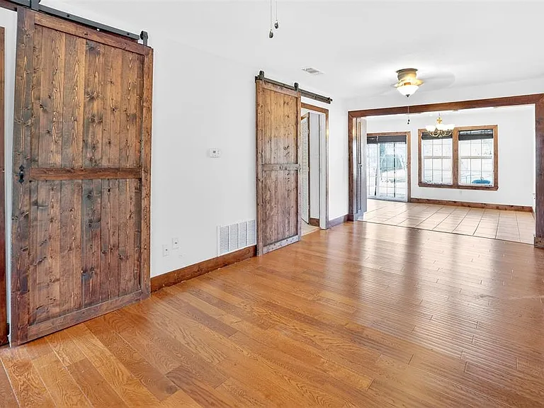 316 W Rucker St — Photo 10