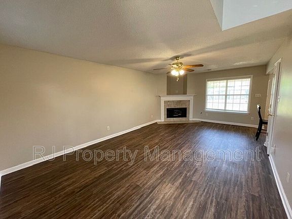 4th image of 8297 Red Creek Dr