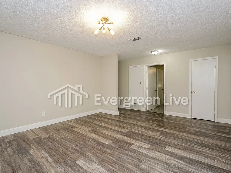 916 Gettysburg Pl — Photo 6