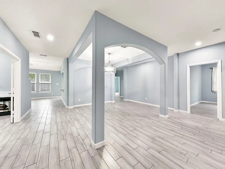 5707 Overton Park Dr — Photo 4